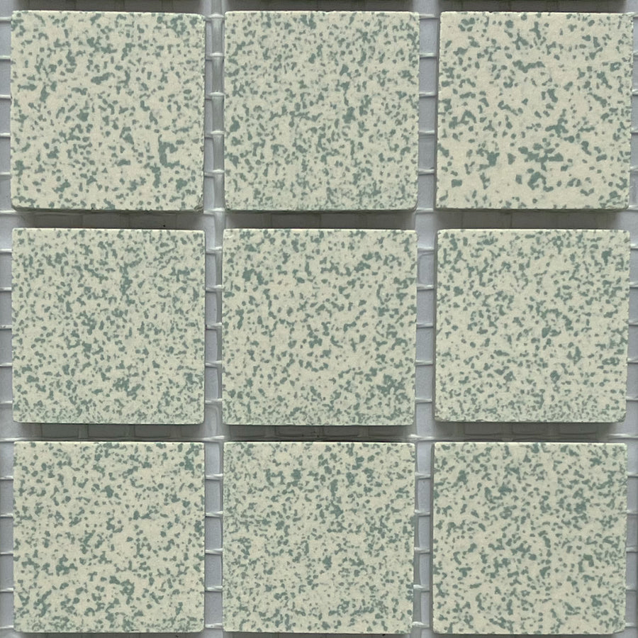 Winckelmans Vert 209 Mouchetés 20x20 mm – Nahaufnahme der grünen Sprenkel und matten Oberfläche