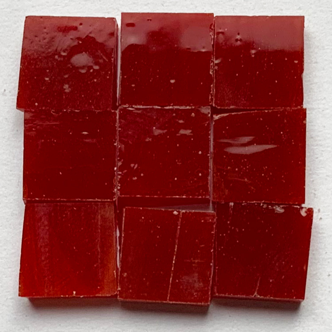 Detailansicht von Tiffany Glacier Korallenrot mit neun Glasplättchen