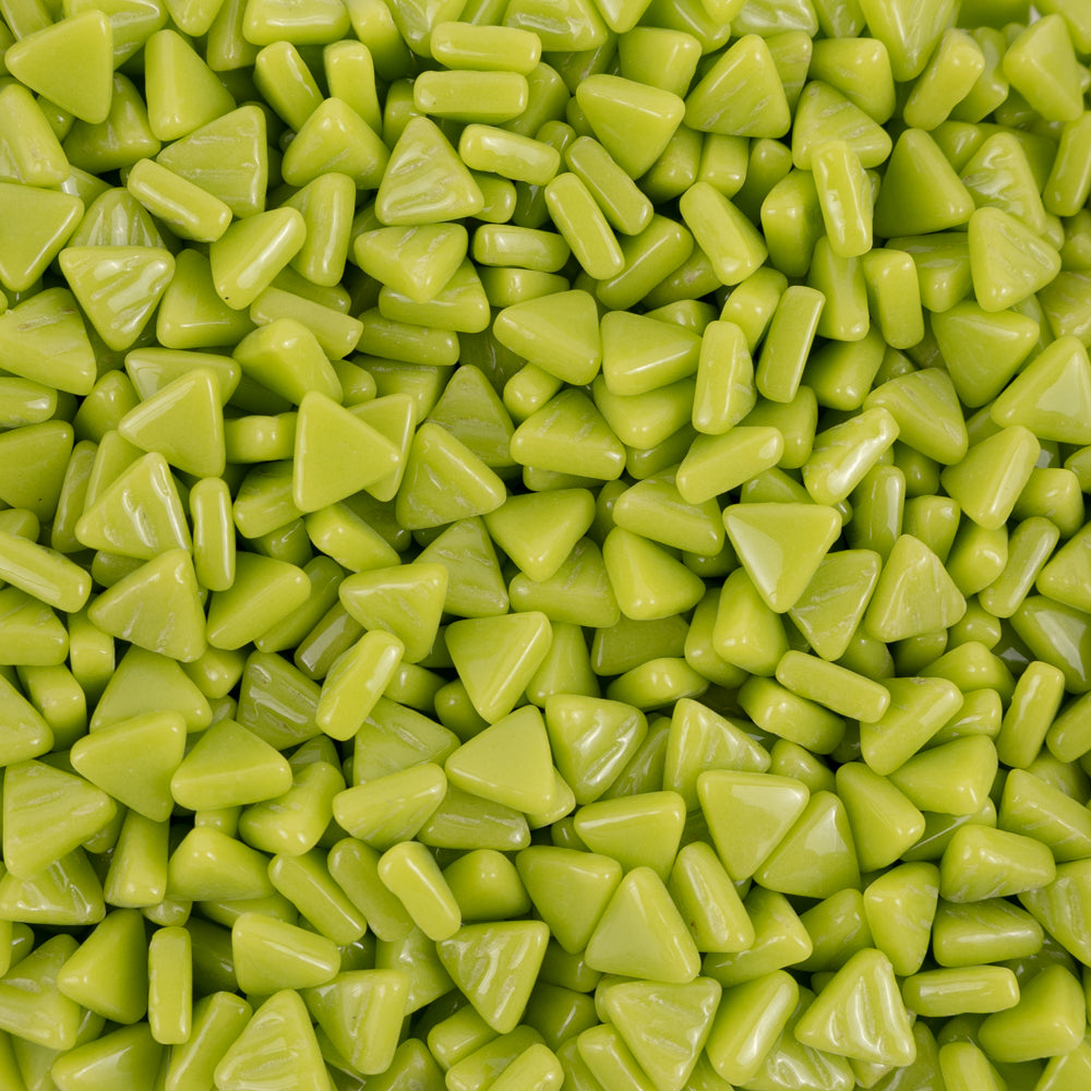 Packshot Mini Glass Mosaic Triangle – green – 8mm