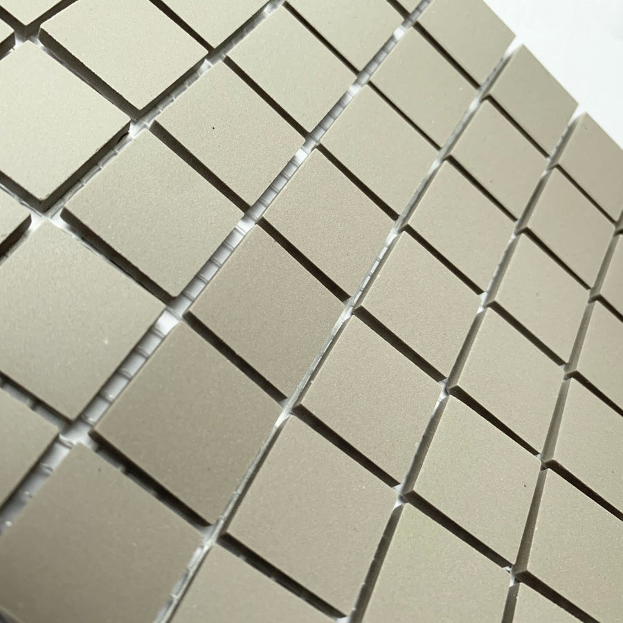 Winckelmans Gris Pale – matte mozaïektegels van 20x20 mm op gaas